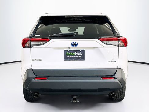 Used 2019 Toyota RAV4 LE image 7