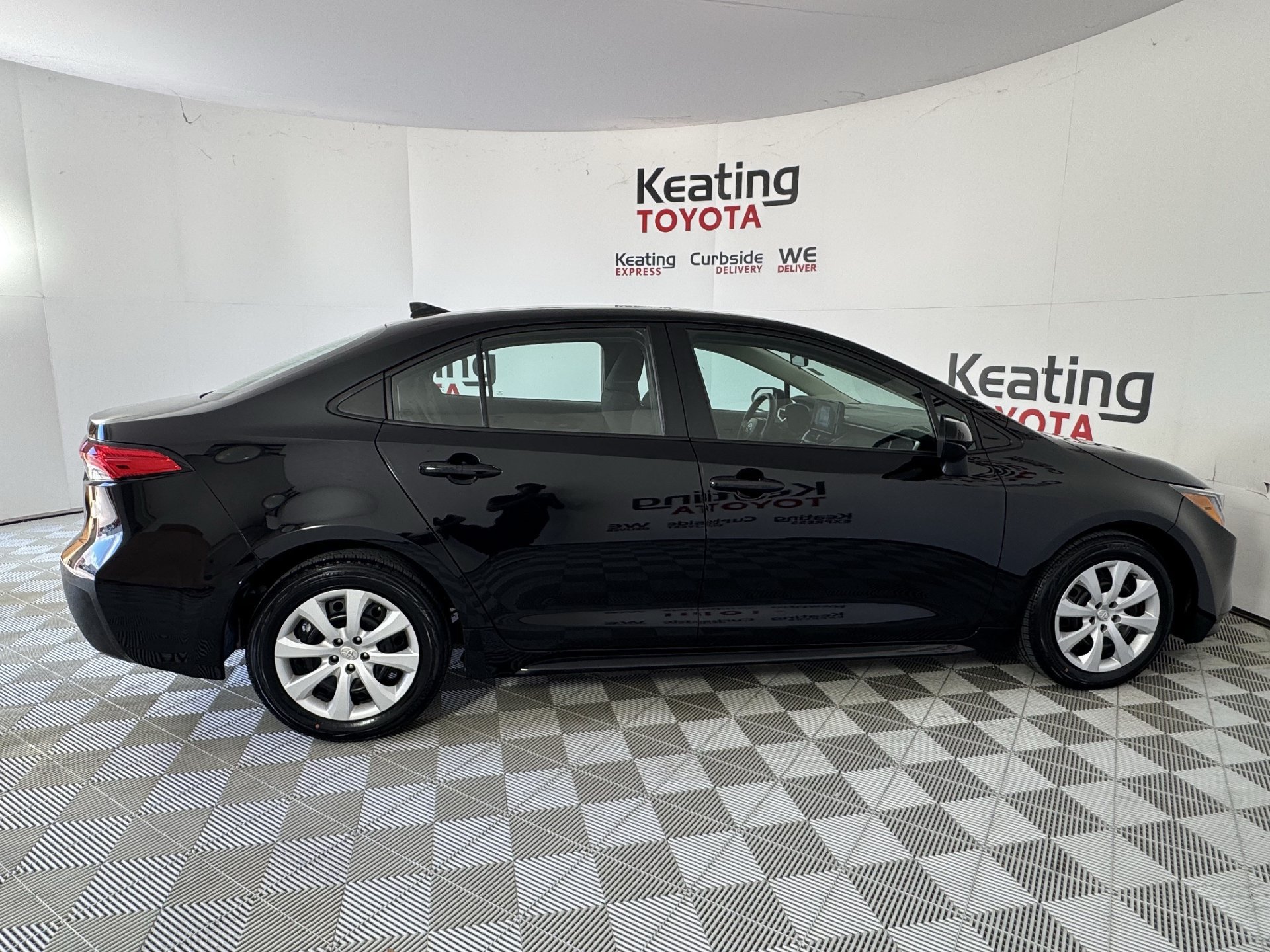 Certified 2025 Toyota Corolla LE FWD image 5