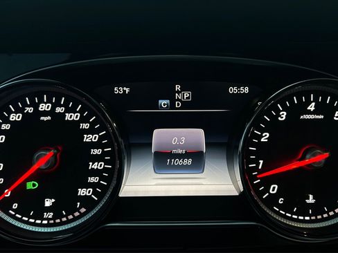 Used 2018 Mercedes-Benz E 300 image 10