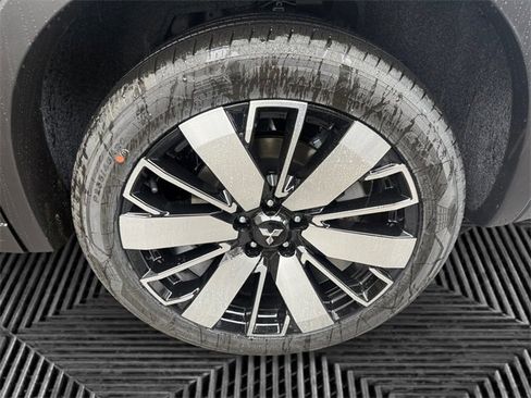 New 2026 Mitsubishi Outlander SE image 34