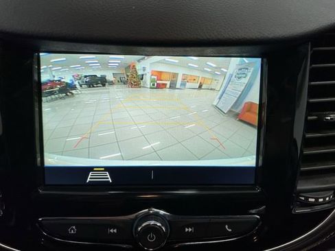 Used 2019 Chevrolet Trax LT w/ LT Convenience Package image 16