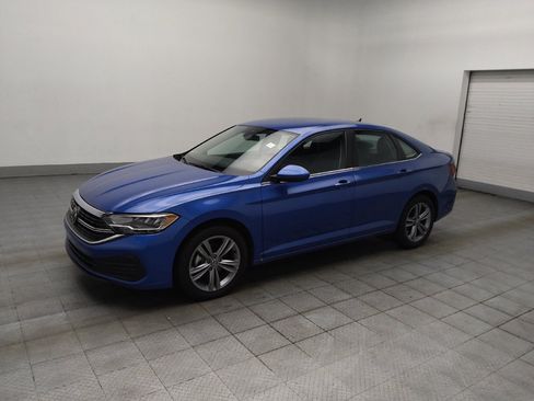Used 2024 Volkswagen Jetta SE FWD image 2