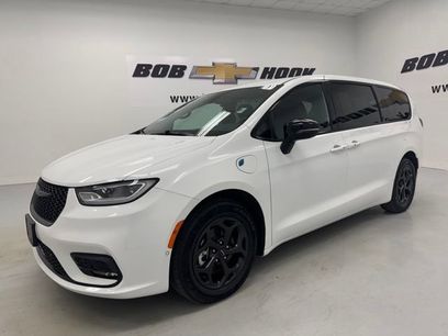 Used 2024 Chrysler Pacifica Limited