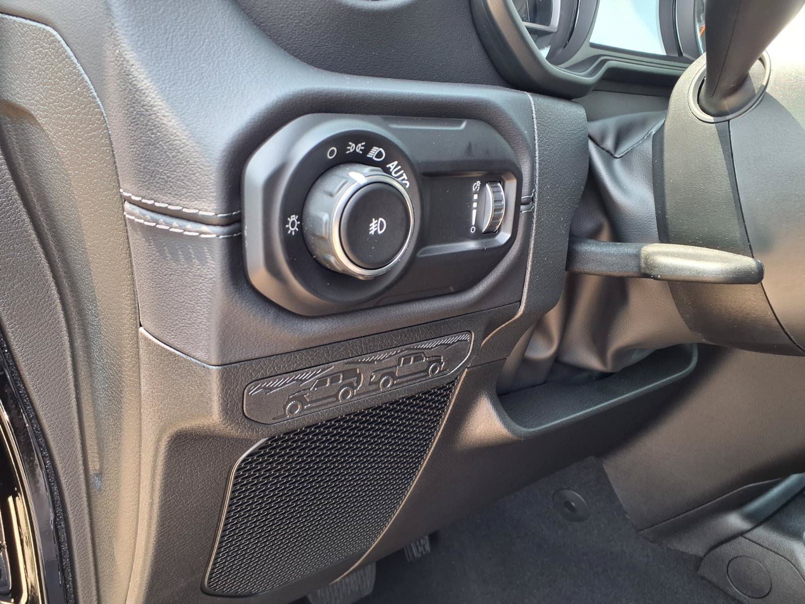 New 2026 Jeep Wrangler Unlimited Sahara AWD/4WD image 12
