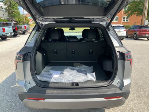 New 2026 Chevrolet Equinox LT w/ Convenience Package II AWD/4WD image 33