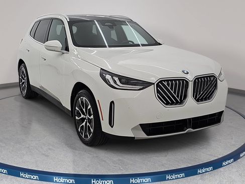 Used 2025 BMW X3 xDrive30i w/ Premium Package AWD/4WD image 3
