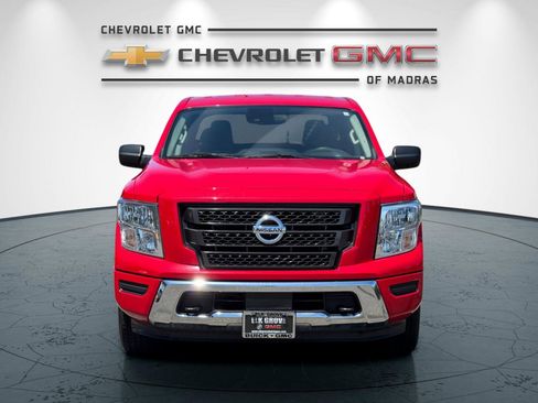 Used 2022 Nissan Titan SV image 8