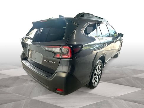 Used 2025 Subaru Outback Premium AWD/4WD image 8