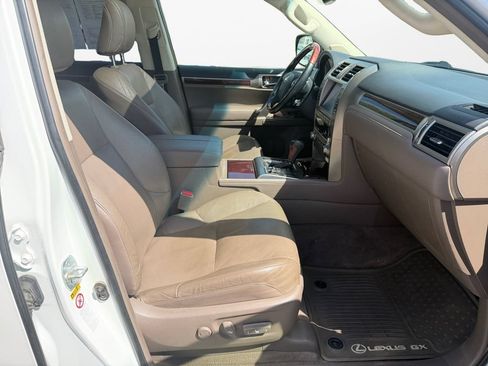 Used 2016 Lexus GX 460 w/ Premium Package AWD/4WD image 9