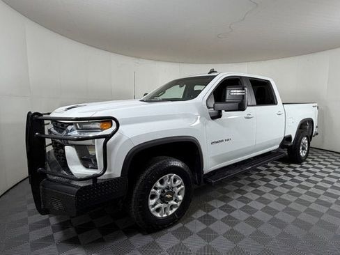 Used 2022 Chevrolet Silverado 2500 LT w/ Fleet Comfort Package AWD/4WD image 2