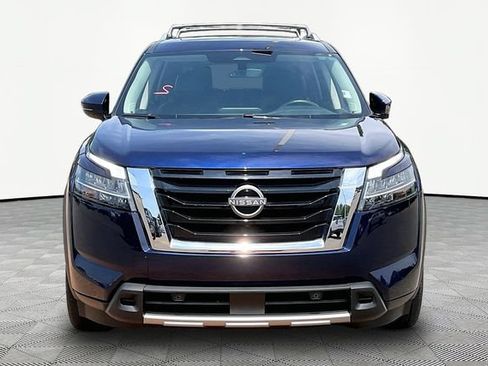 Used 2023 Nissan Pathfinder SL w/ SL Premium Package AWD/4WD image 2
