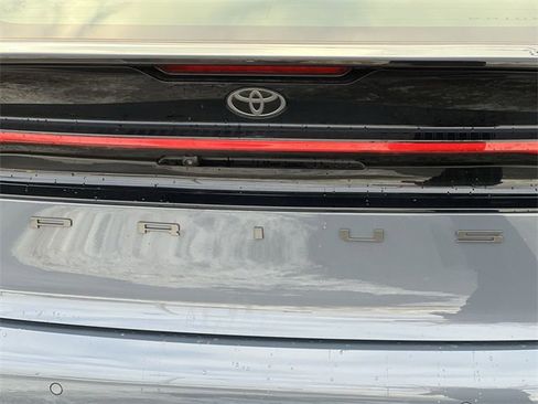 Used 2024 Toyota Prius XLE image 11