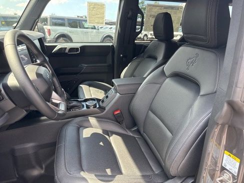 Used 2025 Ford Bronco Big Bend w/ Black Diamond Package AWD/4WD image 10