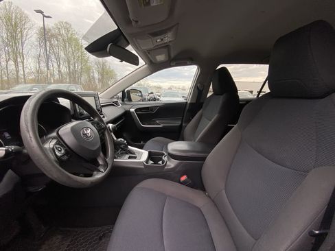 Used 2019 Toyota RAV4 LE w/ All Weather Liner Package AWD/4WD image 16