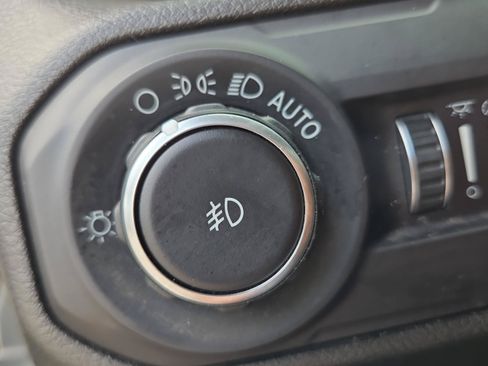 Used 2018 Jeep Wrangler Unlimited Sport S AWD/4WD image 27
