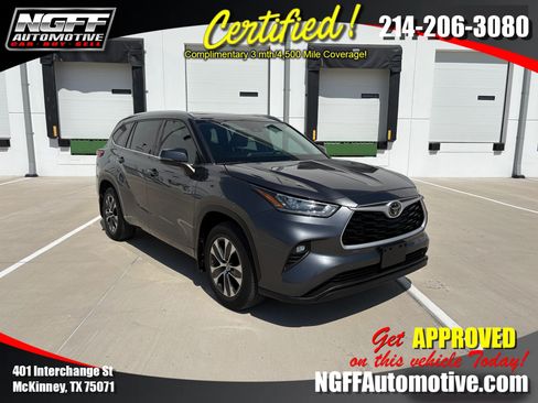 Used 2020 Toyota Highlander XLE FWD image 1