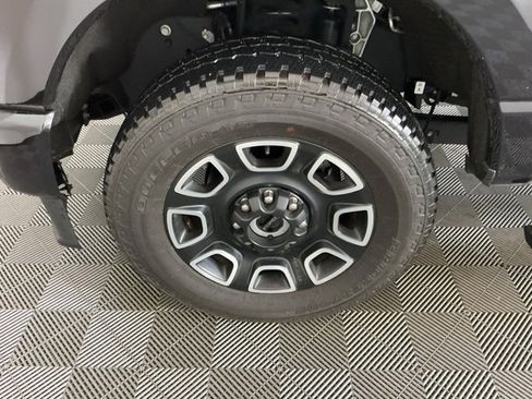 Used 2024 Ford F350 Platinum image 35