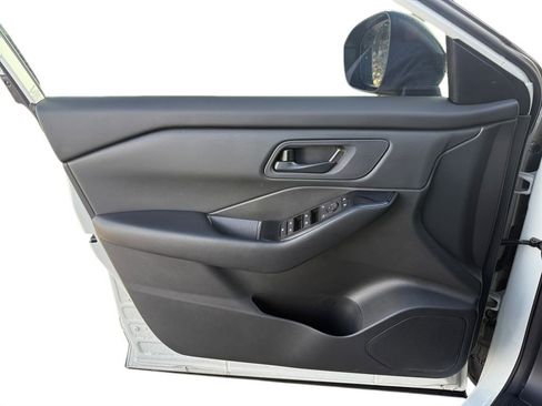 Certified 2024 Nissan Rogue S image 17