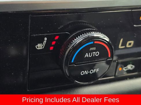 Used 2022 Nissan Pathfinder SL w/ SL Premium Package FWD image 22