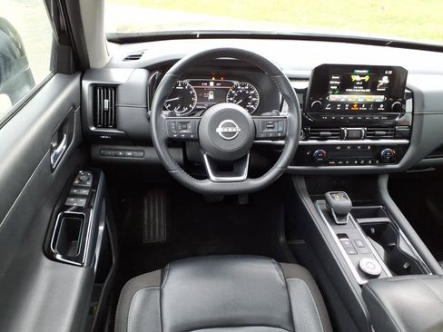 Certified 2023 Nissan Pathfinder SL w/ SL Premium Package AWD/4WD image 8