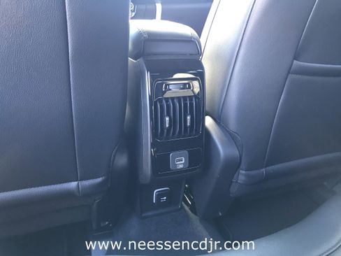 New 2026 Jeep Compass Latitude image 18