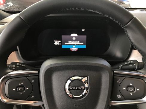 New 2025 Volvo XC40 B5 Core w/ Protection Package Premier image 17