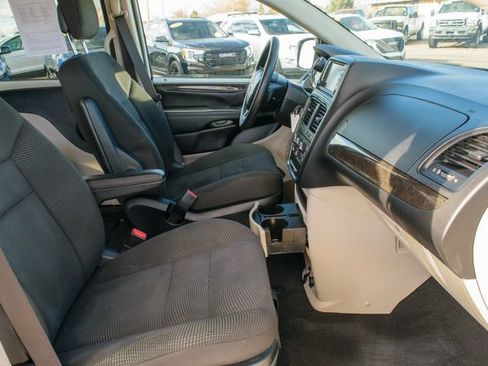 Used 2020 Dodge Grand Caravan SE w/ UConnect Hands-Free Group image 22