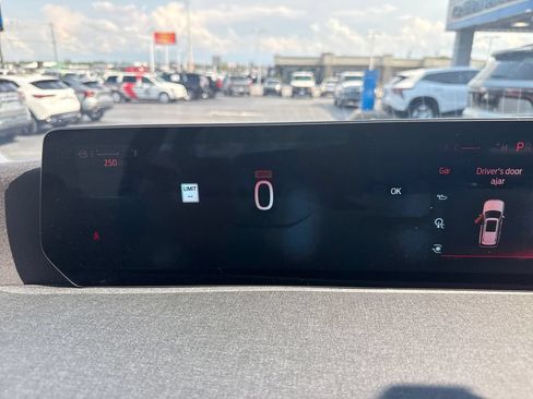Used 2025 Ford Expedition Active AWD/4WD image 19