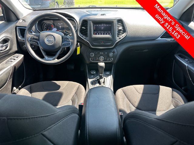 Used 2019 Jeep Cherokee Latitude w/ Popular Appearance Group AWD/4WD image 17