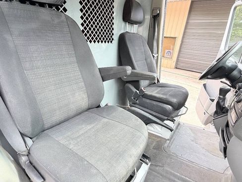 Used 2015 Mercedes-Benz Sprinter 2500 image 31