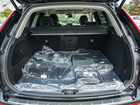 New 2026 Volvo XC60 T8 Ultra w/ Protection Package Premier AWD/4WD image 10