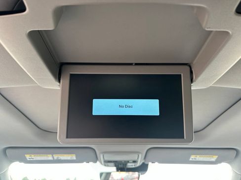 Used 2022 Honda Pilot Touring image 5
