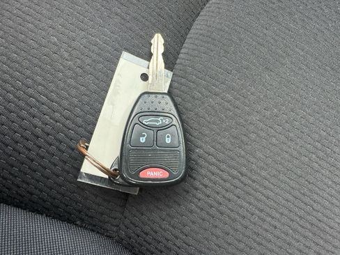 Used 2014 Chrysler 200 LX image 22