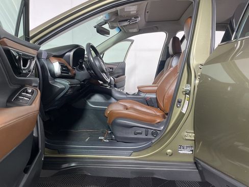 Used 2022 Subaru Outback Touring XT image 16