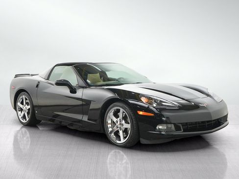 Used 2007 Chevrolet Corvette Coupe w/ Preferred Equipment Group RWD image 7