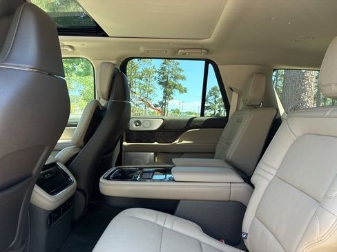 Used 2024 Lincoln Navigator L Reserve AWD/4WD image 23