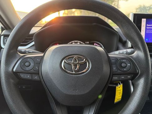 Used 2024 Toyota RAV4 LE FWD image 7