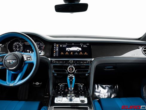 Used 2024 Bentley Flying Spur W12 image 22