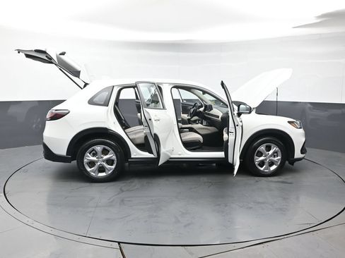 Certified 2024 Honda HR-V LX image 49