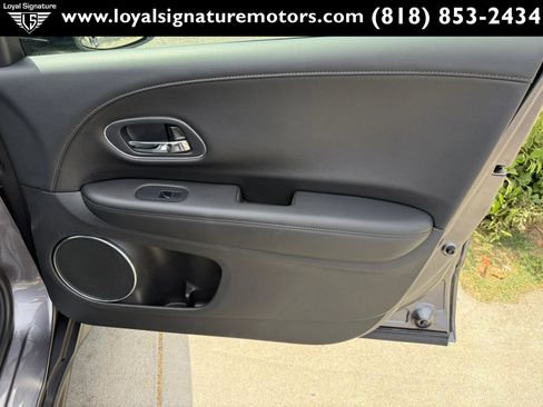 Used 2017 Honda HR-V EX-L image 32