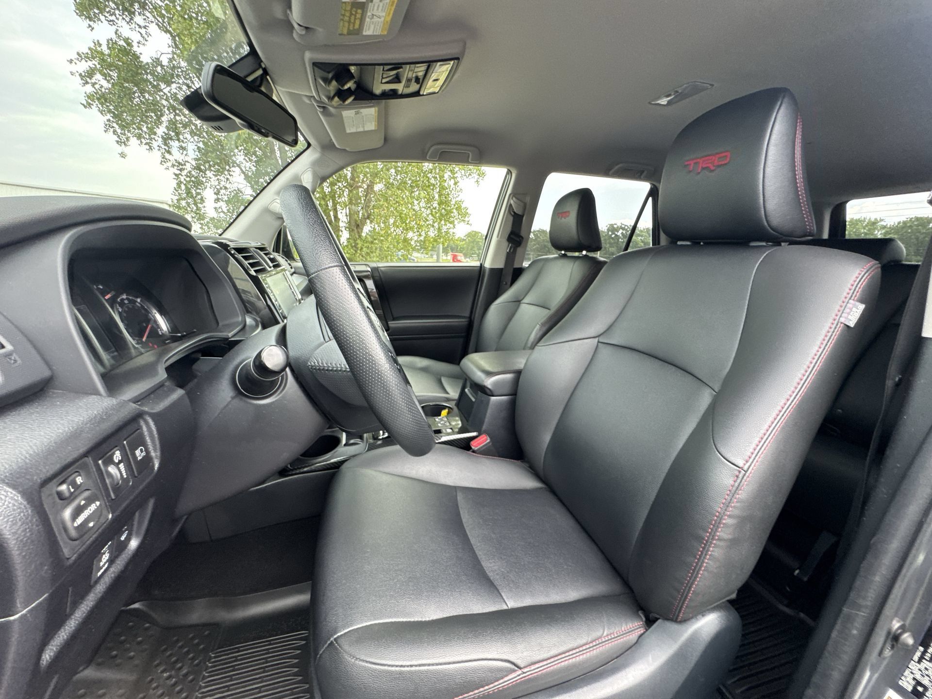 Used 2024 Toyota 4Runner TRD Off-Road Premium AWD/4WD image 11