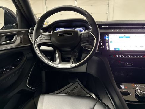 New 2026 Jeep Grand Cherokee Limited w/ Limited Altitude Package image 11