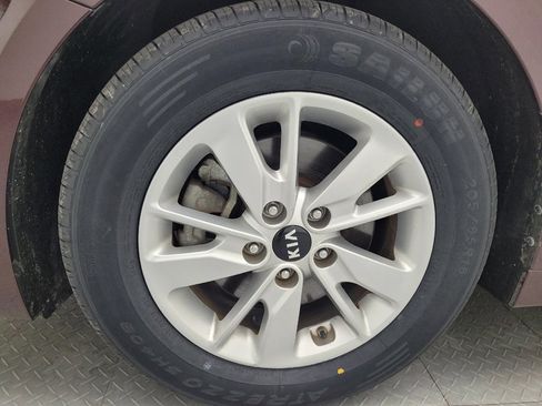 Used 2018 Kia Optima LX image 31