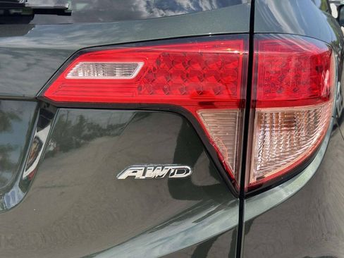Used 2018 Honda HR-V EX image 38
