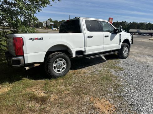 Used 2025 Ford F250 XLT AWD/4WD image 10