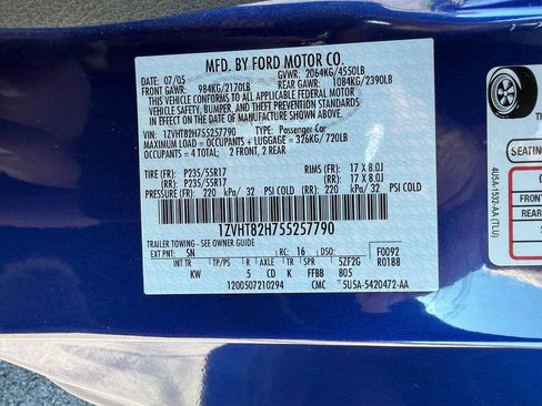 Used 2005 Ford Mustang GT RWD image 23