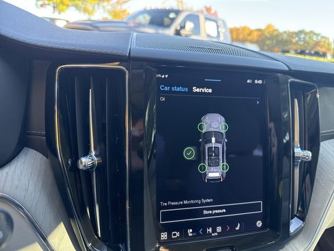 Used 2023 Volvo XC60 B5 Ultimate w/ Climate Package image 27