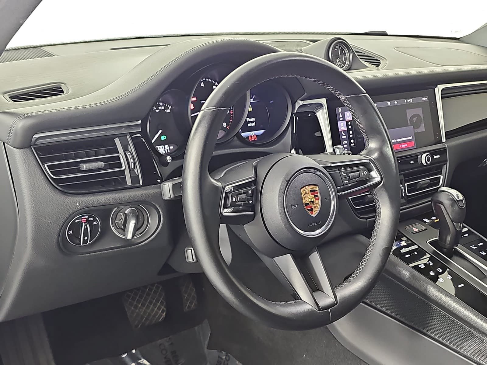 Used 2022 Porsche Macan w/ Premium Package Plus AWD/4WD image 16