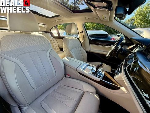 Used 2018 BMW 740i xDrive AWD/4WD image 24