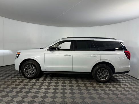 Used 2025 Ford Expedition Active AWD/4WD image 11